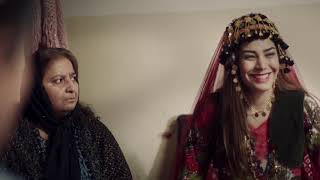 لە جلی سووردا előzetes