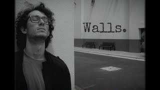 Walls. előzetes