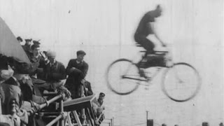 Flying the Foam and Some Fancy Diving előzetes