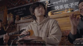八月 előzetes
