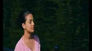 ആകാശഗോപുരം előzetes