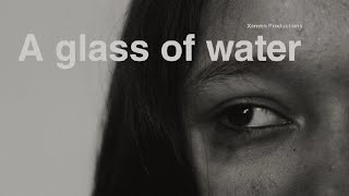 A glass of water előzetes
